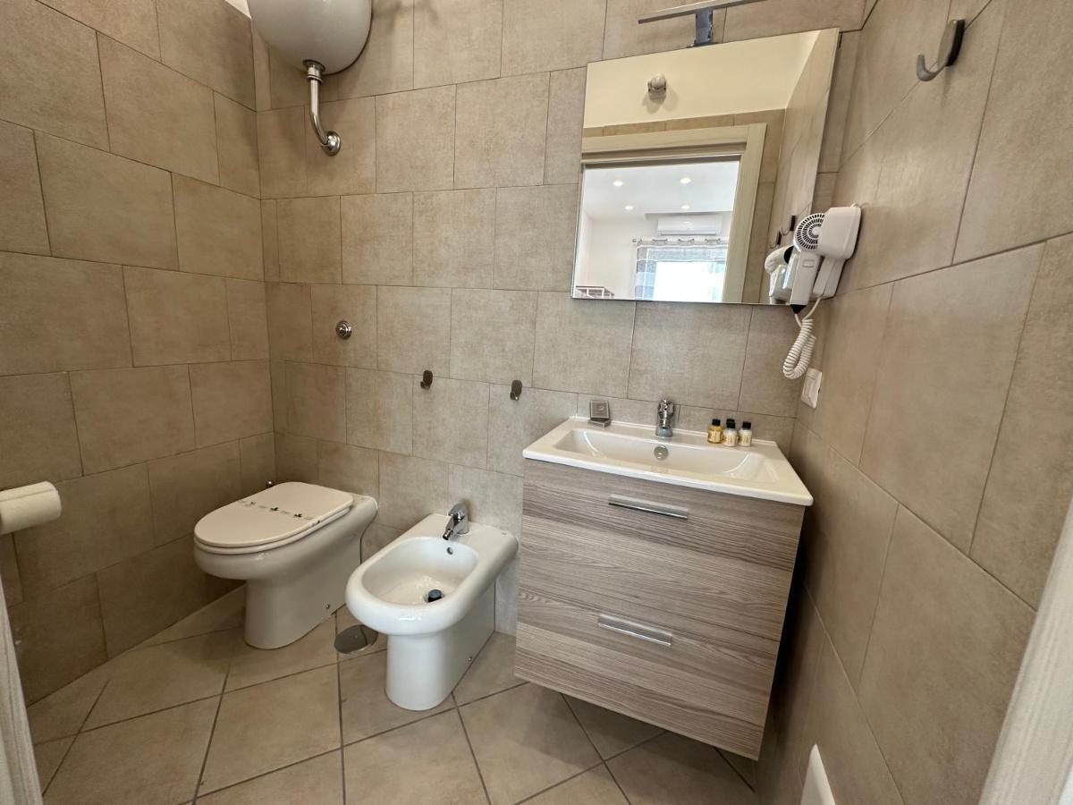 B&B Off Rooms And Relax Naples Exterior photo