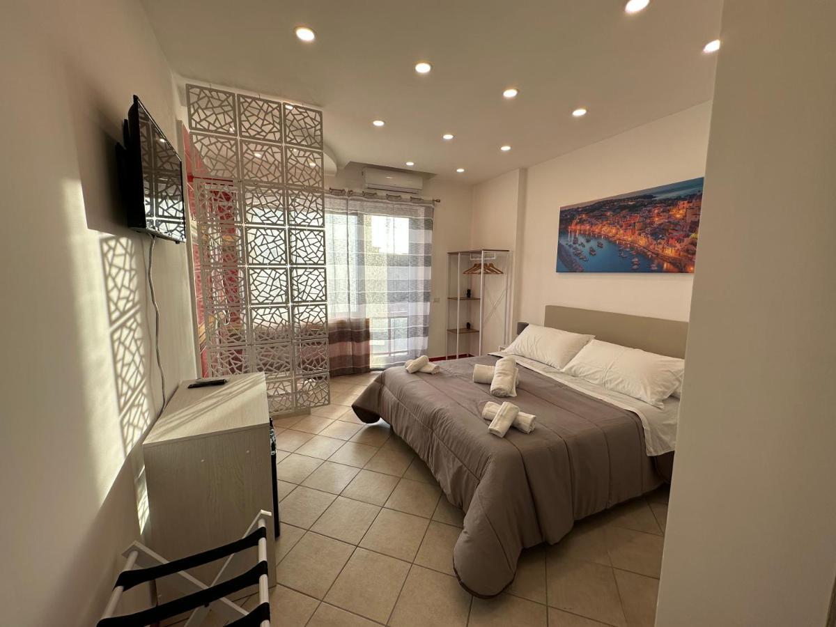 B&B Off Rooms And Relax Naples Exterior photo