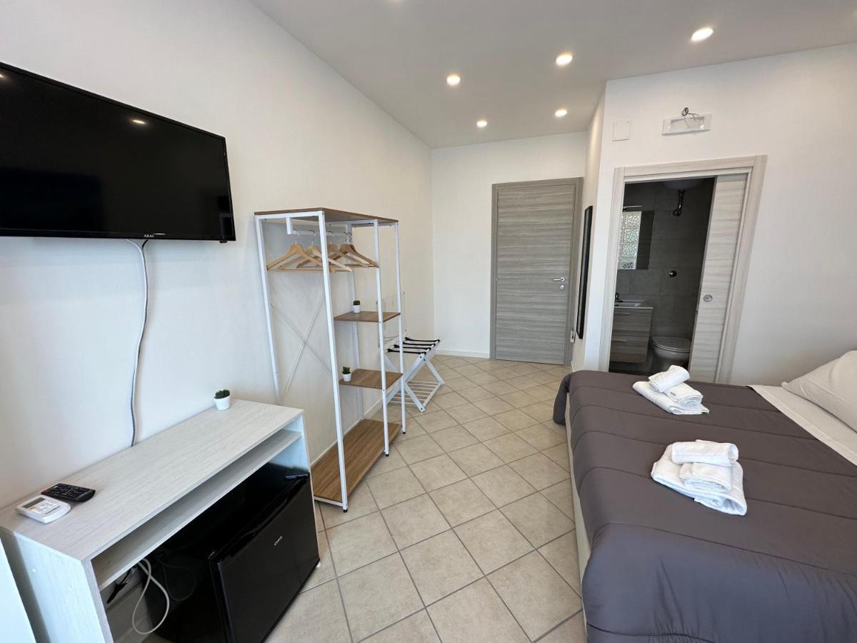 B&B Off Rooms And Relax Naples Exterior photo