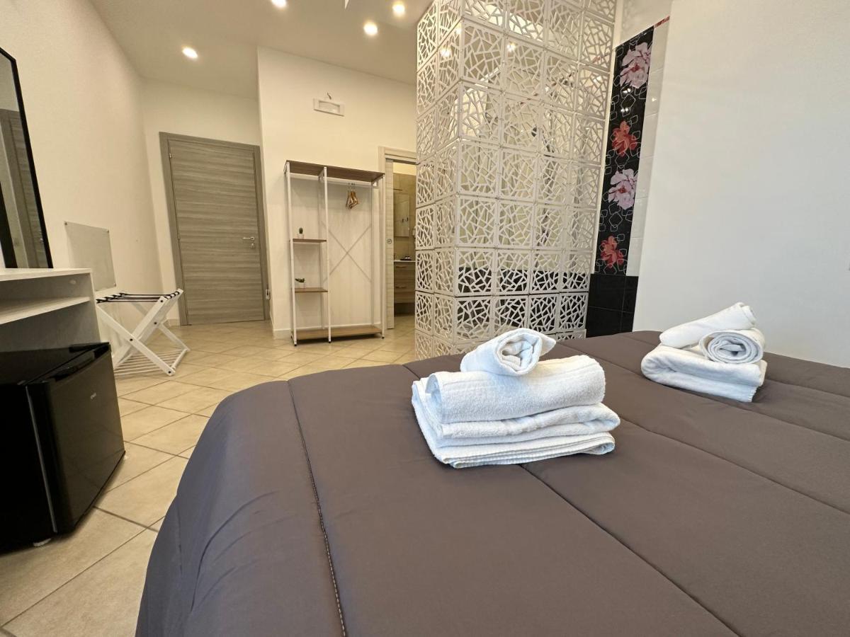 B&B Off Rooms And Relax Naples Exterior photo