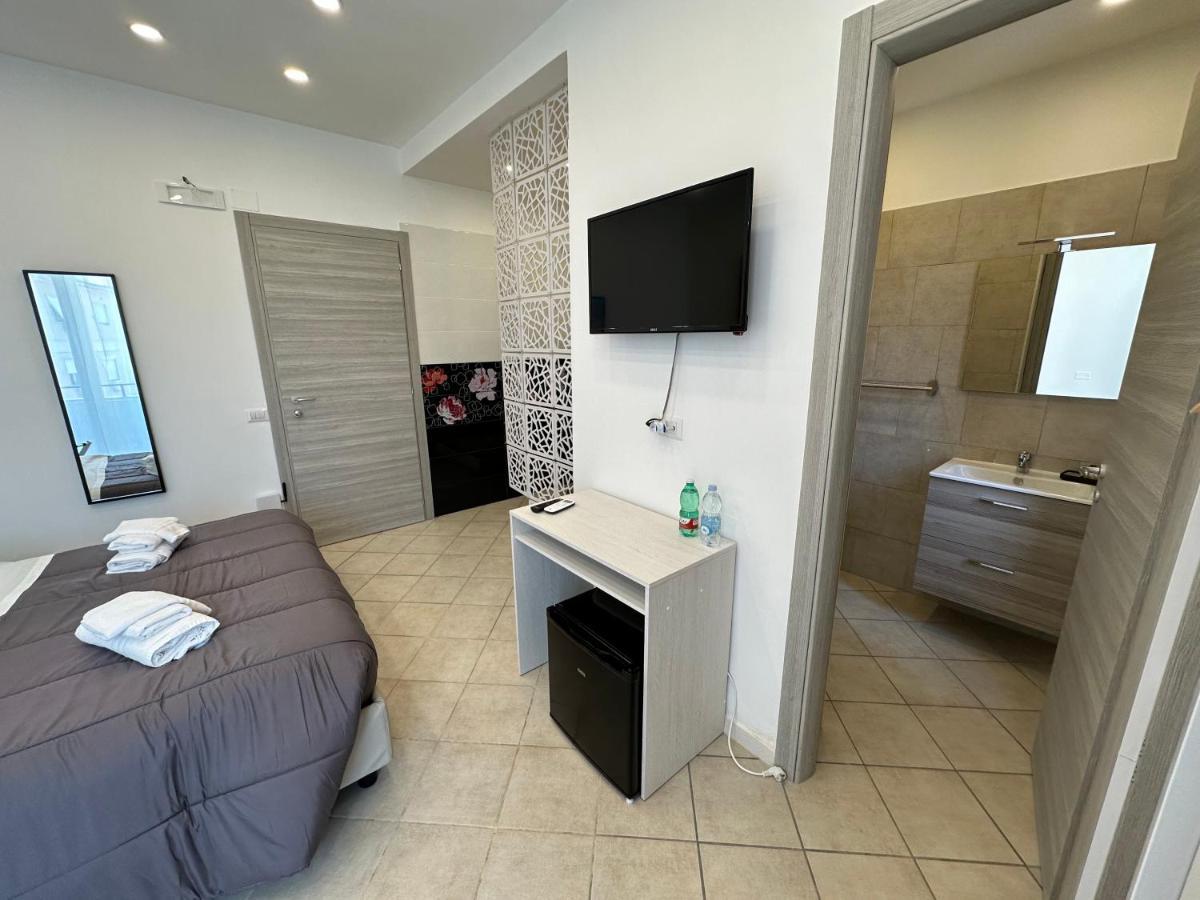 B&B Off Rooms And Relax Naples Exterior photo